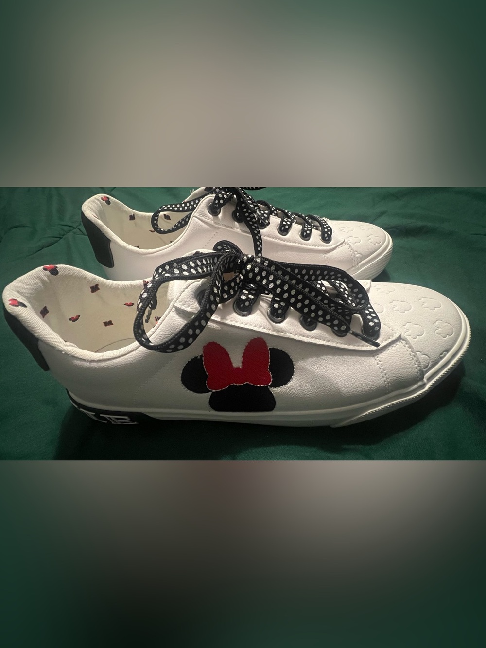 Disney Minnie Mouse Low-Top Court Sneakers